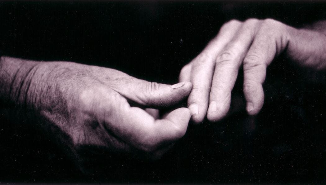 Des aîné.e.s victimes de maltraitance de la part de leur famille et de proches aidant.e.s épuisé.e.s