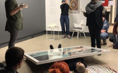 Ce que nous nommons doit nous répondre : magie mise à l’œuvre avec arkadi lavoie lachapelle et ses collaborateur·ice·s dans Jour de fête! : expérience de naissance imminente (2019) (partie 1 de 3)